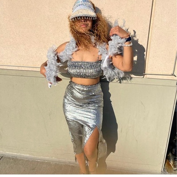 Future collection strappy metallic tiny top with Alani Noelle - Picture 4 of 7